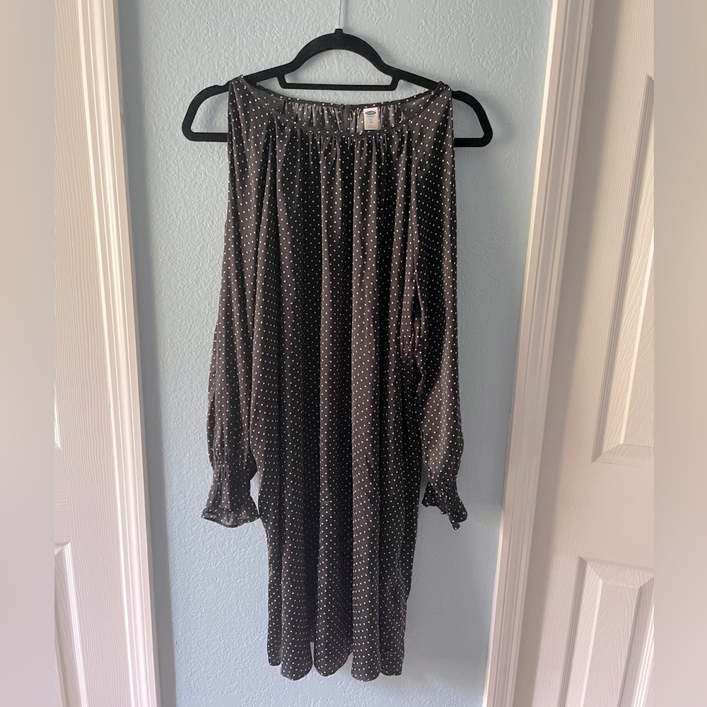 Old Navy black and white polka dot dress in size XL